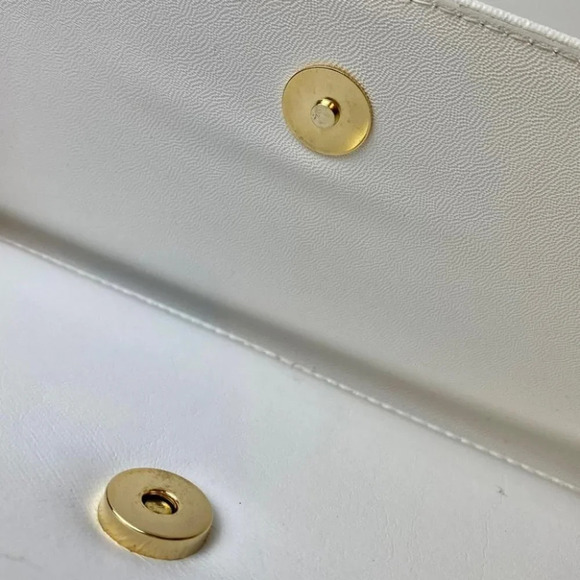 Cabrelli Vintage White Shoulder Bag with Chain Strap - Picture 9 of 10